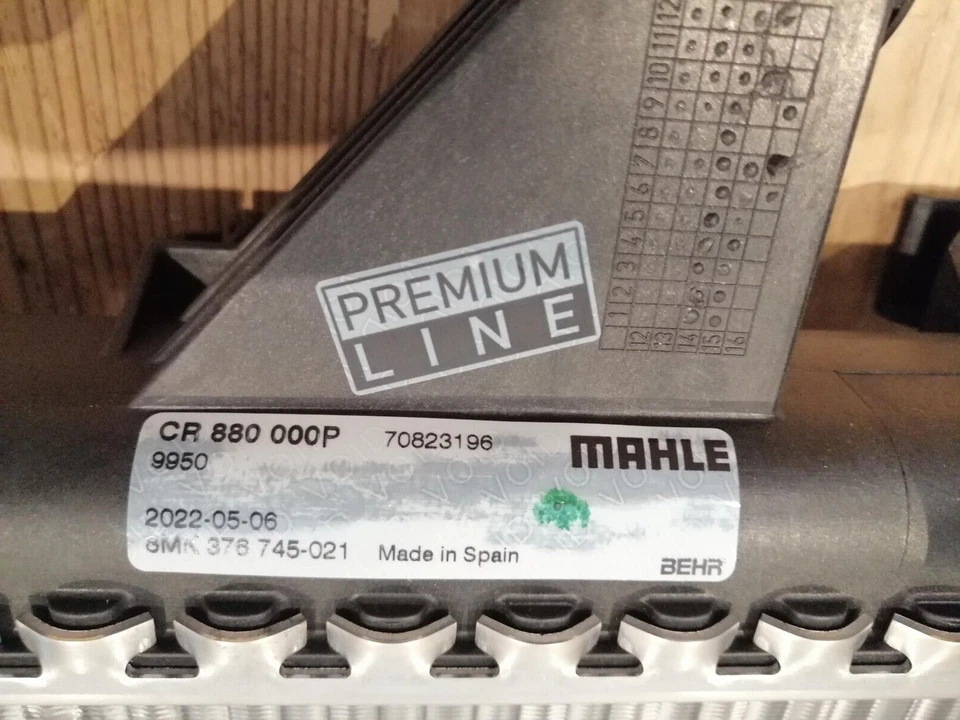 MAHLE ORIGINAL CR 880 000P ENGINE WATER RADIATOR - Image 2 of 4