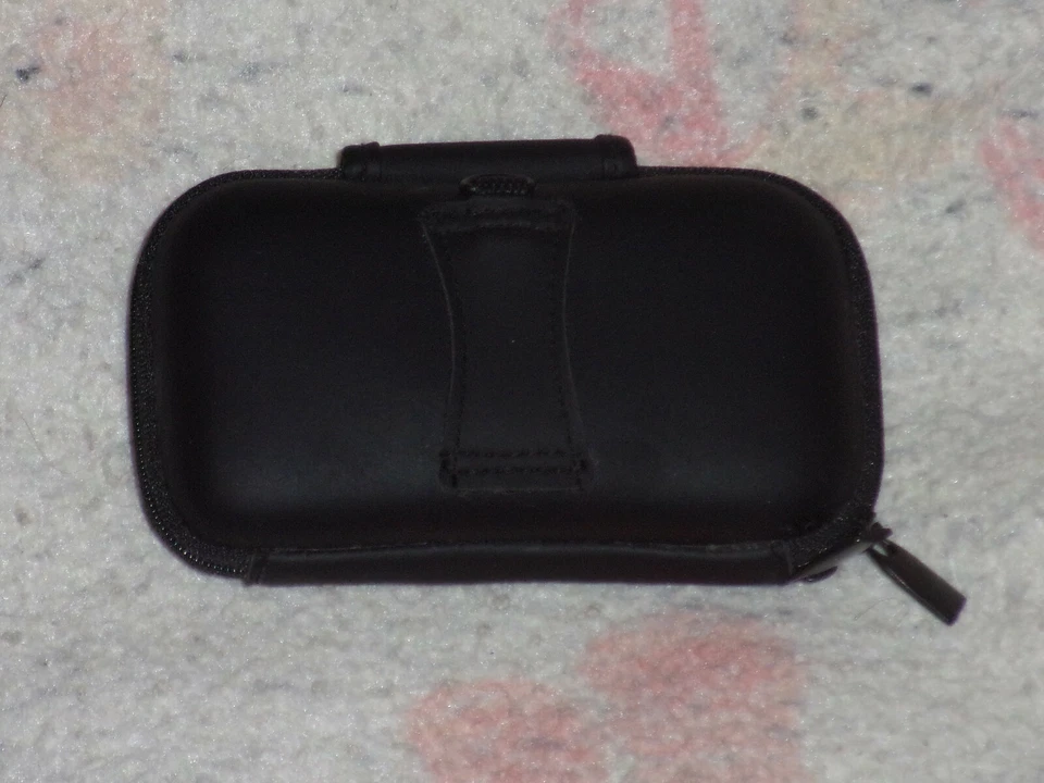 Vivitar Black Hard Shell Camcorder Video Camera Case Bag with zipper closure - Image 3 of 4