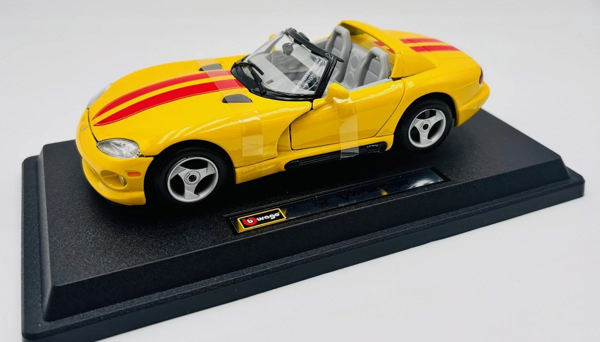 BURAGO - FERRARI TESTAROSSA (Lot n°13) - AUTOMOBILIA - COLLECTION DE MINIATURES 1/18e - Ventes