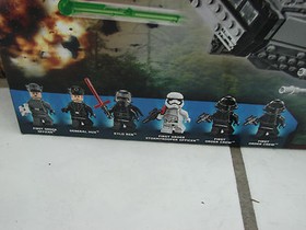 NEW Lego Star Wars 75104 Kylo Ren's Command Shuttle Ship