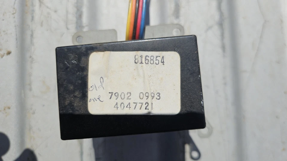 1981 - 1989 年道奇艾利斯普利茅斯依赖计时器数字时钟 4047721 1987 — 第 3/4 张图片