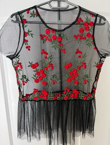 Twinkle Tulle Overlay Floral Embroidered Top in Black Small?
