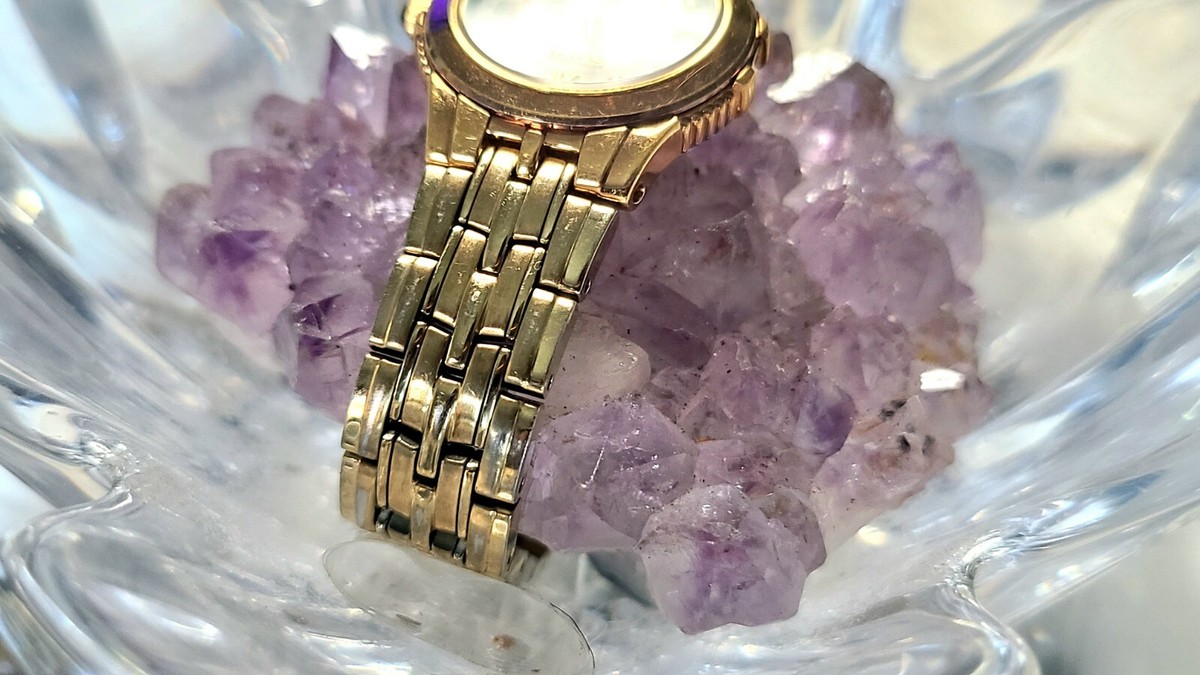 Vintage Seiko Diamond Sapphire Crystal 7N82-0DH0 Gold Tone 