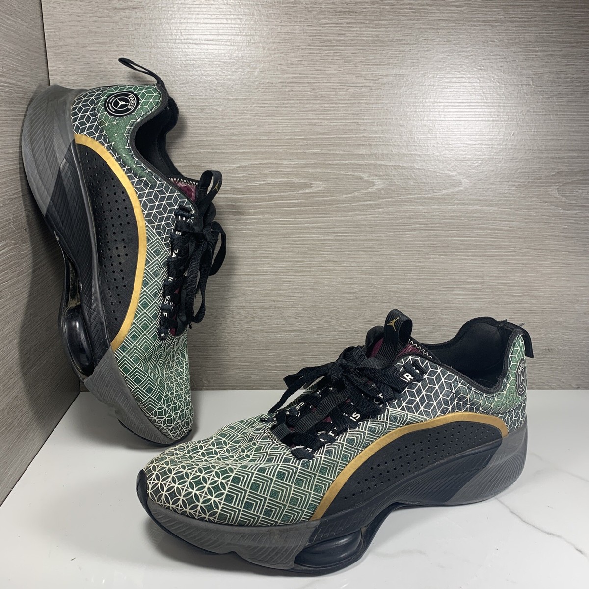 Men's NIKE JORDAN AIR Renegade Paris Saint German Black Gold CZ3957-001 Sz  - Main Image