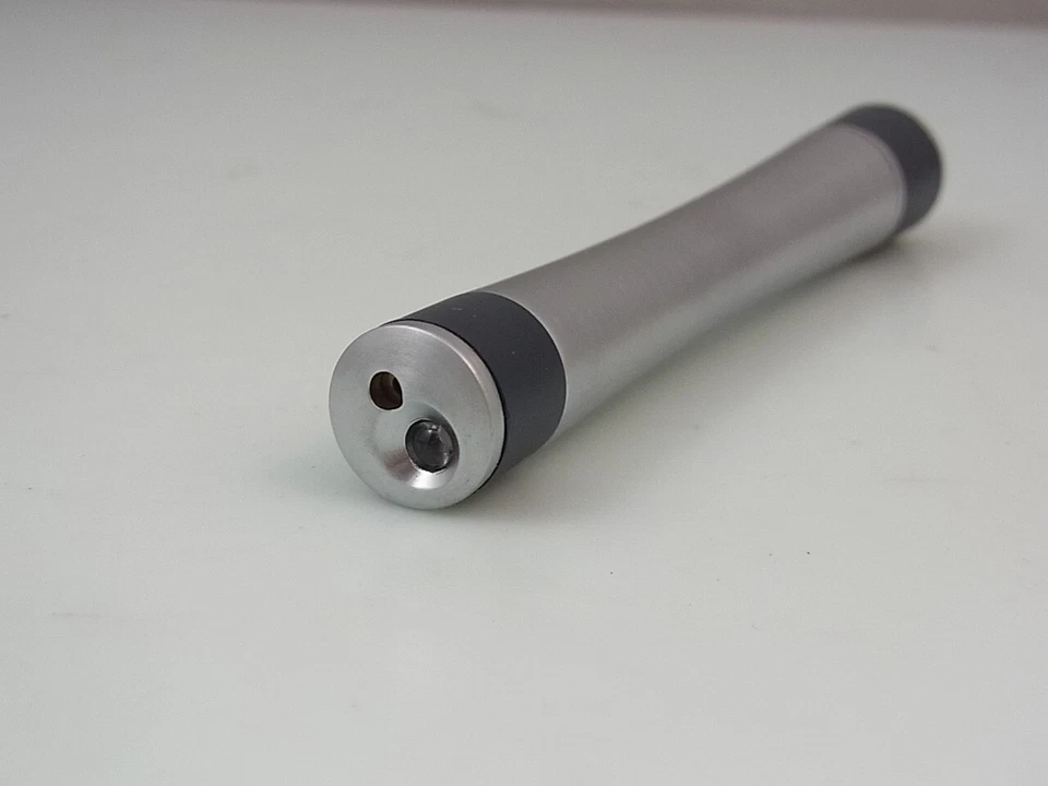 Marque Marksman Zodiaque Télécommande Laser Pointer Classe 2 Argent 532.014 - Photo 4/4