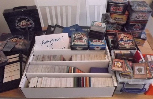 YuGiOh MEGA SALE over 20,000 Cards Holos Secret Ultra super rare deck Tin bundle - Afbeelding 1 van 9