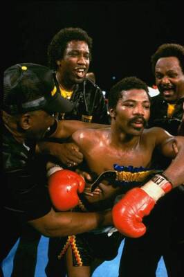 WBA Light Welterweight Title, Aaron Pryor in corner with trainer C - Old Photo