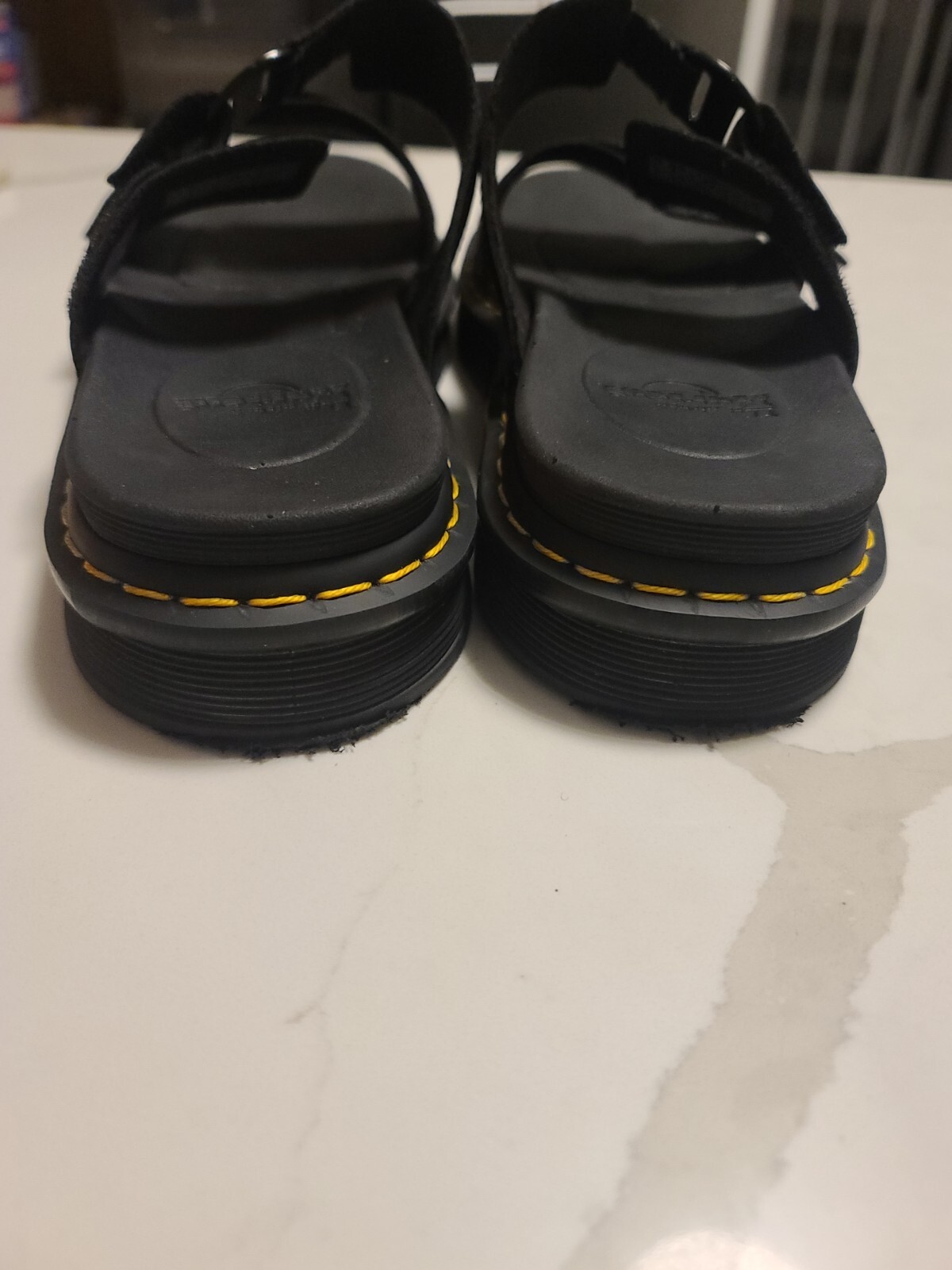 Dr DOC Martens Men's Sz 10 Chilton Leather Slide Sandals Black Hydro