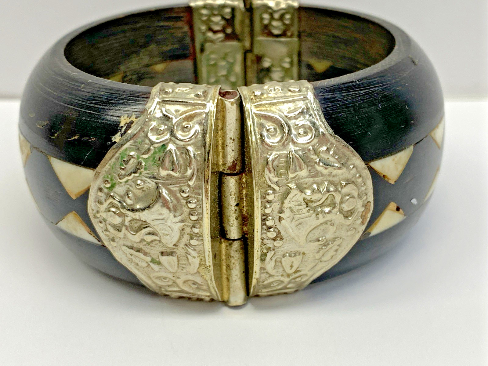 Vintage Silver Tone Hinged Bangle Statement Brace… - image 10