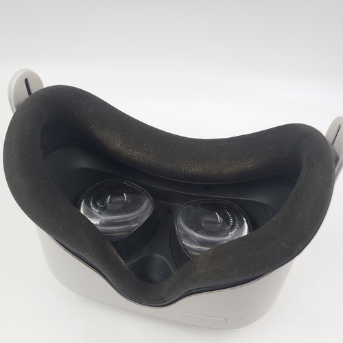 Auriculares VR Oculus Quest 2 256 GB (sin controladores) - blancos, manchas solares - Imagen 3 de 3