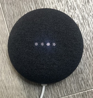 Google Nest Mini (2. Generation) Smart Lautsprecher und Stecker - Anthrazitgrau