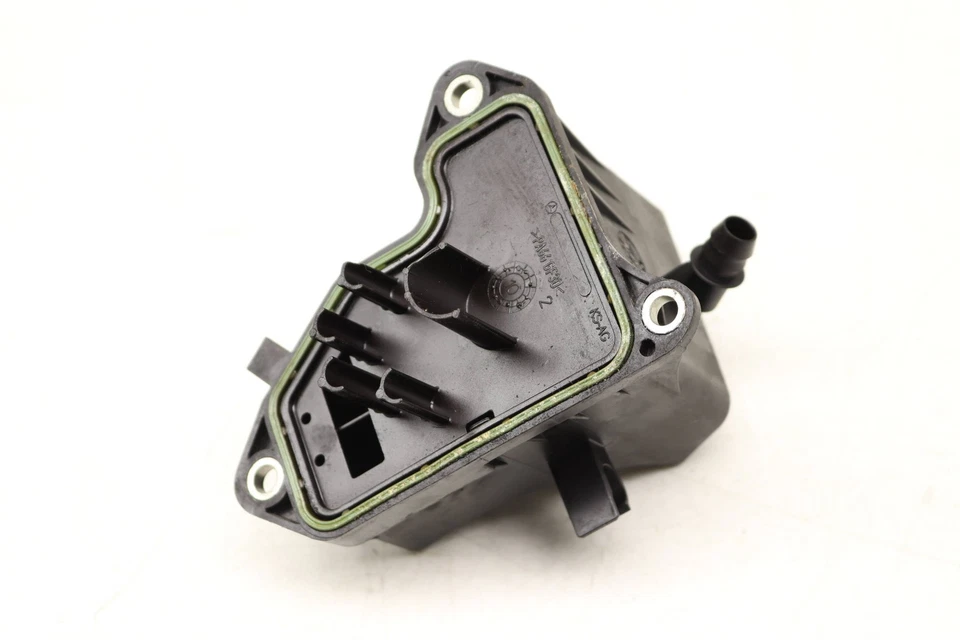 2007-2012 MERCEDES-BENZ SL550 - Engine OIL Separator 2730160134 - Image 3 of 4