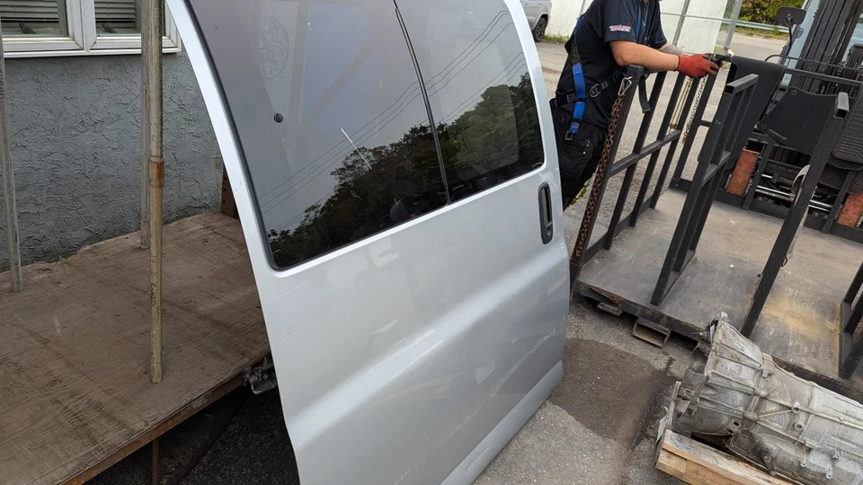 (LOCAL PICKUP ONLY) Rear Side Door Sliding With Window Fits 96-20 EXPRESS 2500 V Foto 2 de 4