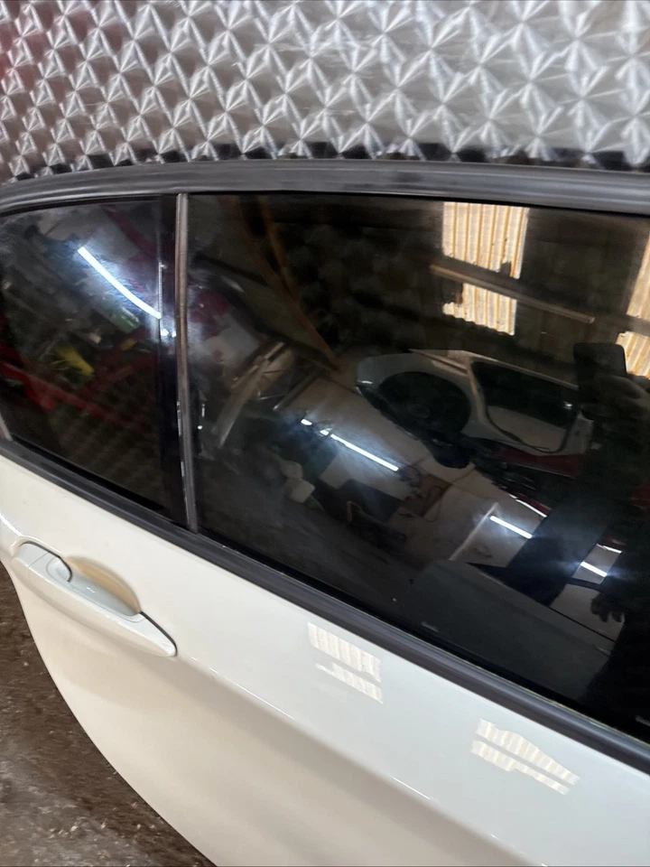 2014-2019 BMW 1 SERIES M135I M140I F20 DRIVER LATERAL PORTA TRASEIRA BRANCA - Imagem 4 de 4