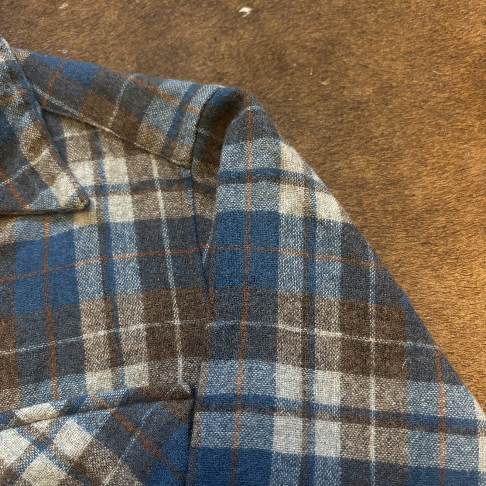 Vintage 60s Pendleton Wool Loop Collar Plaid Boar… - image 5