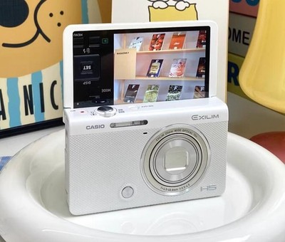 CASIO EXILIM EX-ZR70 Silver 16.1MP 4x Digital Zoom 95% NEW English