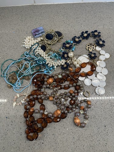 Over 1 Pound Lot Vintage Costume Jewelry Treasure Hunt 1