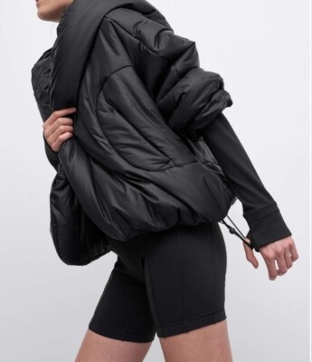 Lululemon Hooded Insulated Wrap NWT Black Sizes 8 10 Jacket