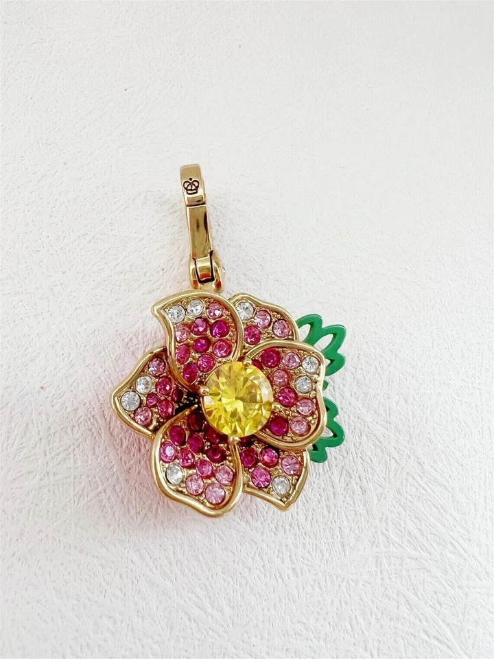 Dije de flores pavimentado Juicy Couture 2012 tono dorado NUEVO en caja ~ YJRU5807 Foto 3 de 4