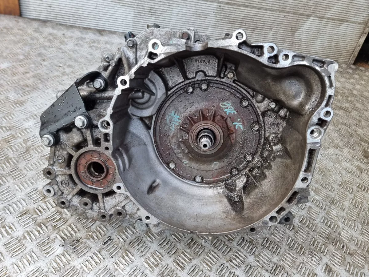 VOLVO C70 GEARBOX 31259282 AUTOMATIC TRANSMISSION 2.4L DIESEL