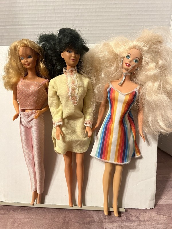 LOT OF 3 VINTAGE 1966 BARBIE BLONDE DOLLS. Bendable Legs. (3) Flexible Waist.