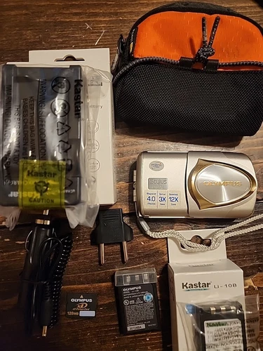 Olympus Stylus 410 4.0MP Digital Camera | 512 Mb Memory Card, Battery, Charger