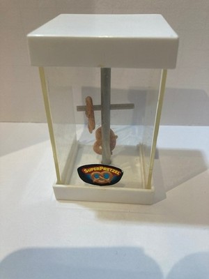 BARBIE KITCHEN LITTLES PRETZEL DISPLAY STAND mini mart accessory & 2 Pretzels