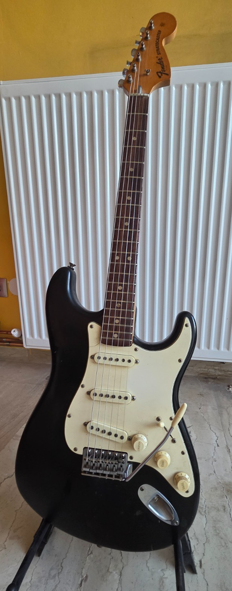 FENDER STRATOCASTER 1972 vintage original BLACK USA one string