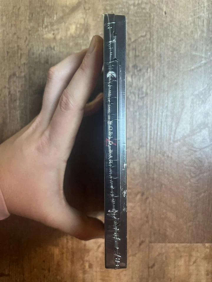 World War Z - Unrated Ed. w. Embossed Steelbook (Blu-ray, 2013, Region Free) NEW - Image 3 of 4