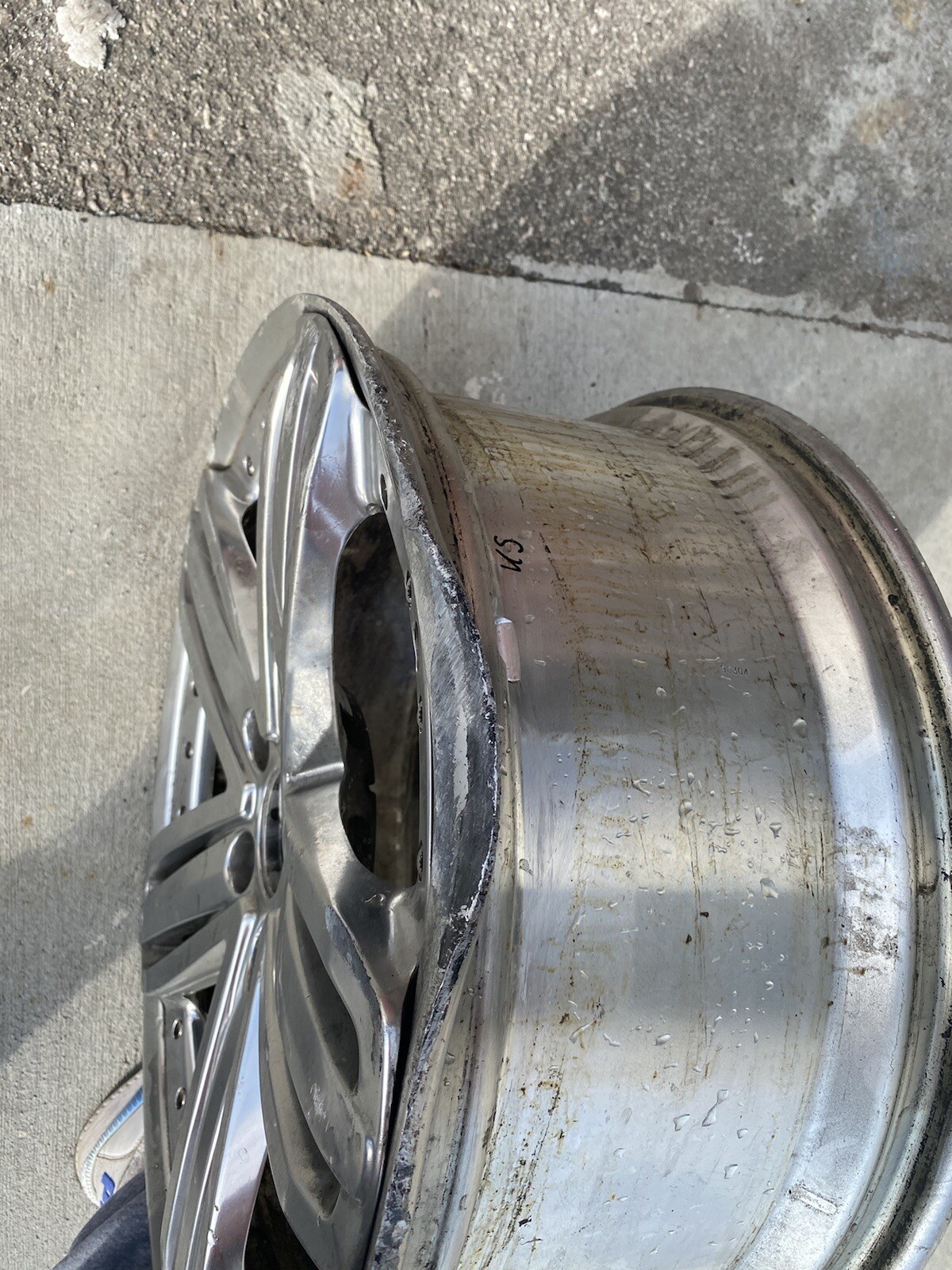 21" OEM BENTLEY MULSANNE FORGED ALLOY POLISHED WHEEL DAMAGED
