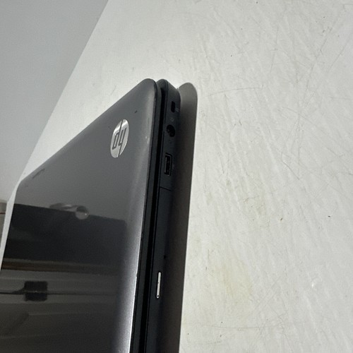 Hp Pavilion G7 17" Laptop i3-2330M 4gb Ram No Drives Boots Bios - Picture 9 of 14
