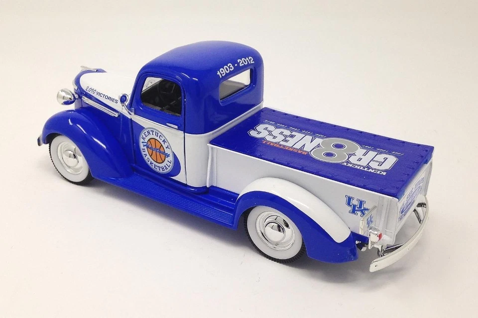 UK Kentucky Wildcats 1939 Chevrolet Pickup Limited Edition of 252 Diecast Bank - Image 3 of 4