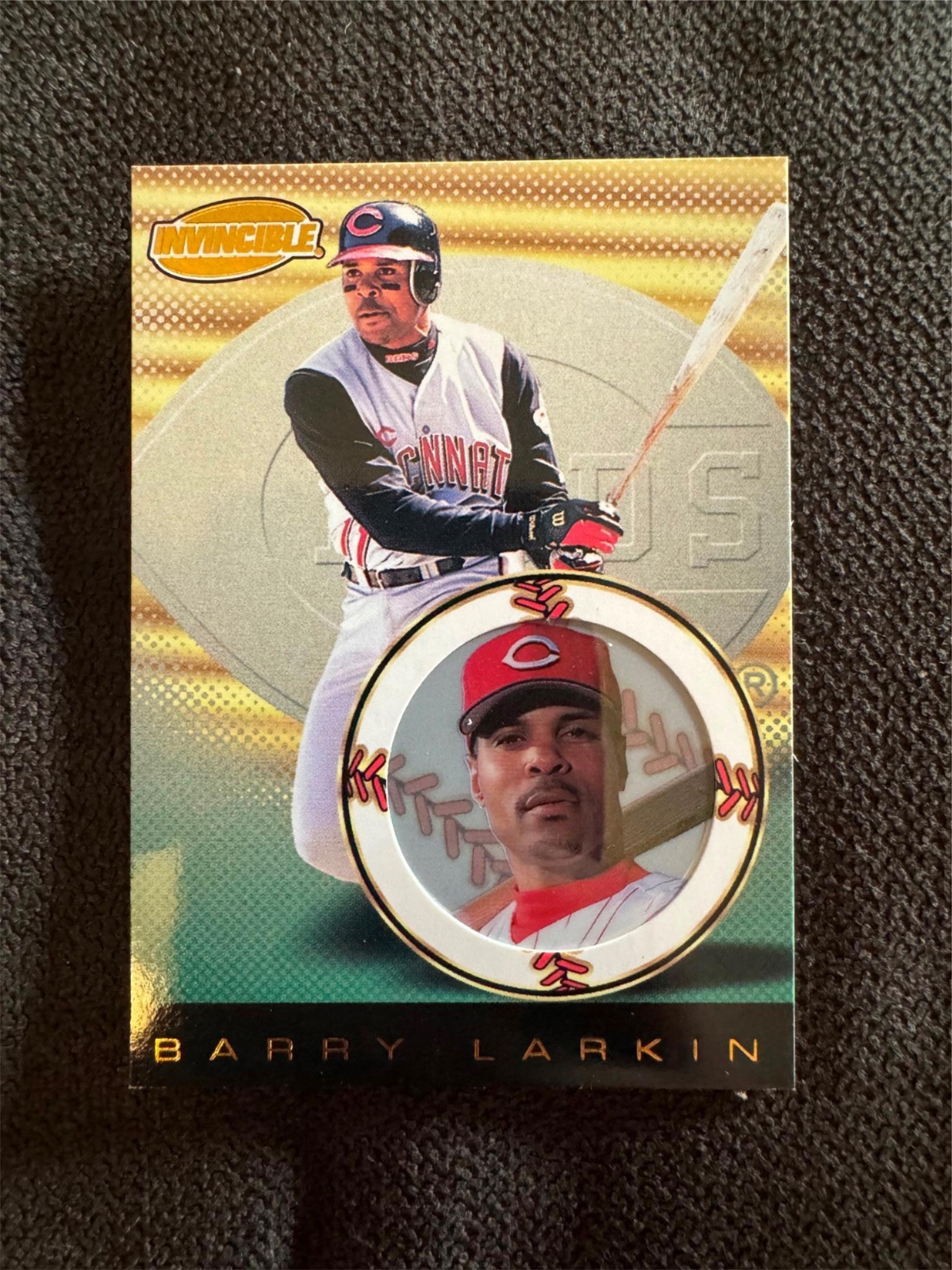 AY02) 1999 Invincible BARRY LARKIN #39 Cincinnati Reds