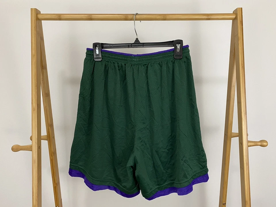VTG Champion Milwaukee Bucks Mesh Two Tone Script Shorts Size L USA - Image 2 of 4