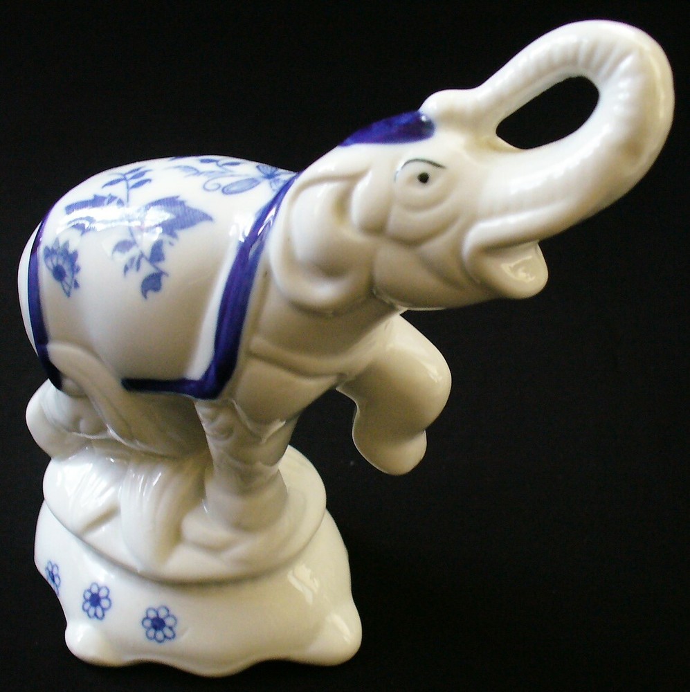 Vint~BLUE and WHITE~Porcelain~FIGURAL~Elephant~TRUNK UP~Andrea by Sadek~5 1/2