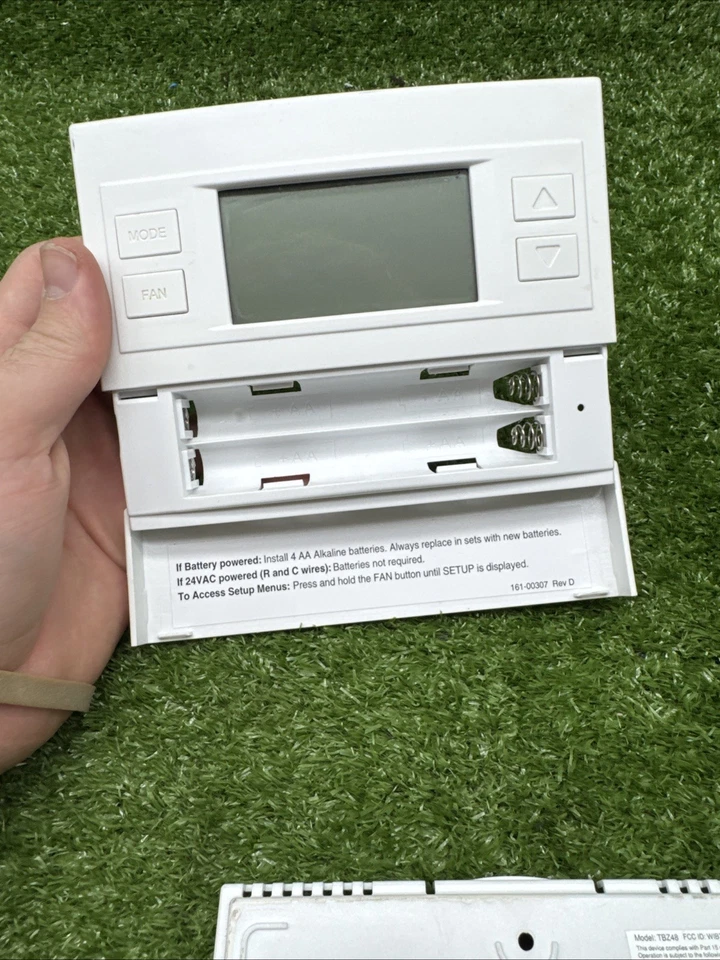 RCS TBZ48A Z-Wave Battery-Powered Thermostat.   21 - Image 4 of 4