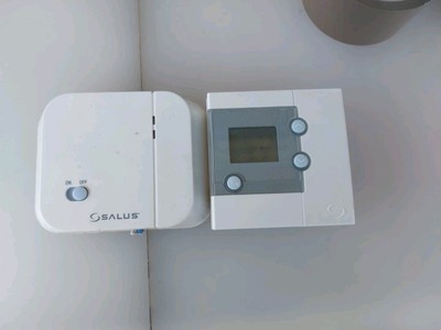 Salus RT300RF Funk Programmierbarer Raumthermostat Rt500r und Reciever