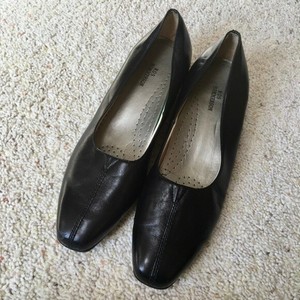 pintuck leather flat shoes