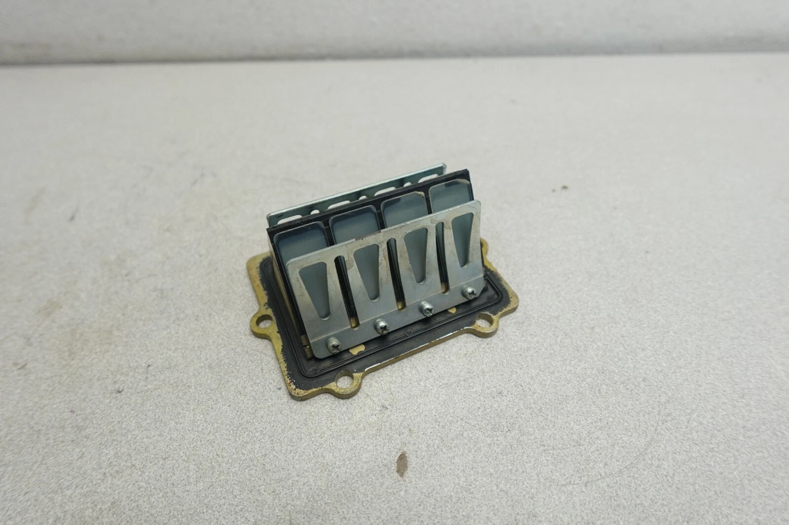 1993-1998 Polaris STORM SKS RMK 750 OEM Engine Intake Reed Cage Block Ass'y