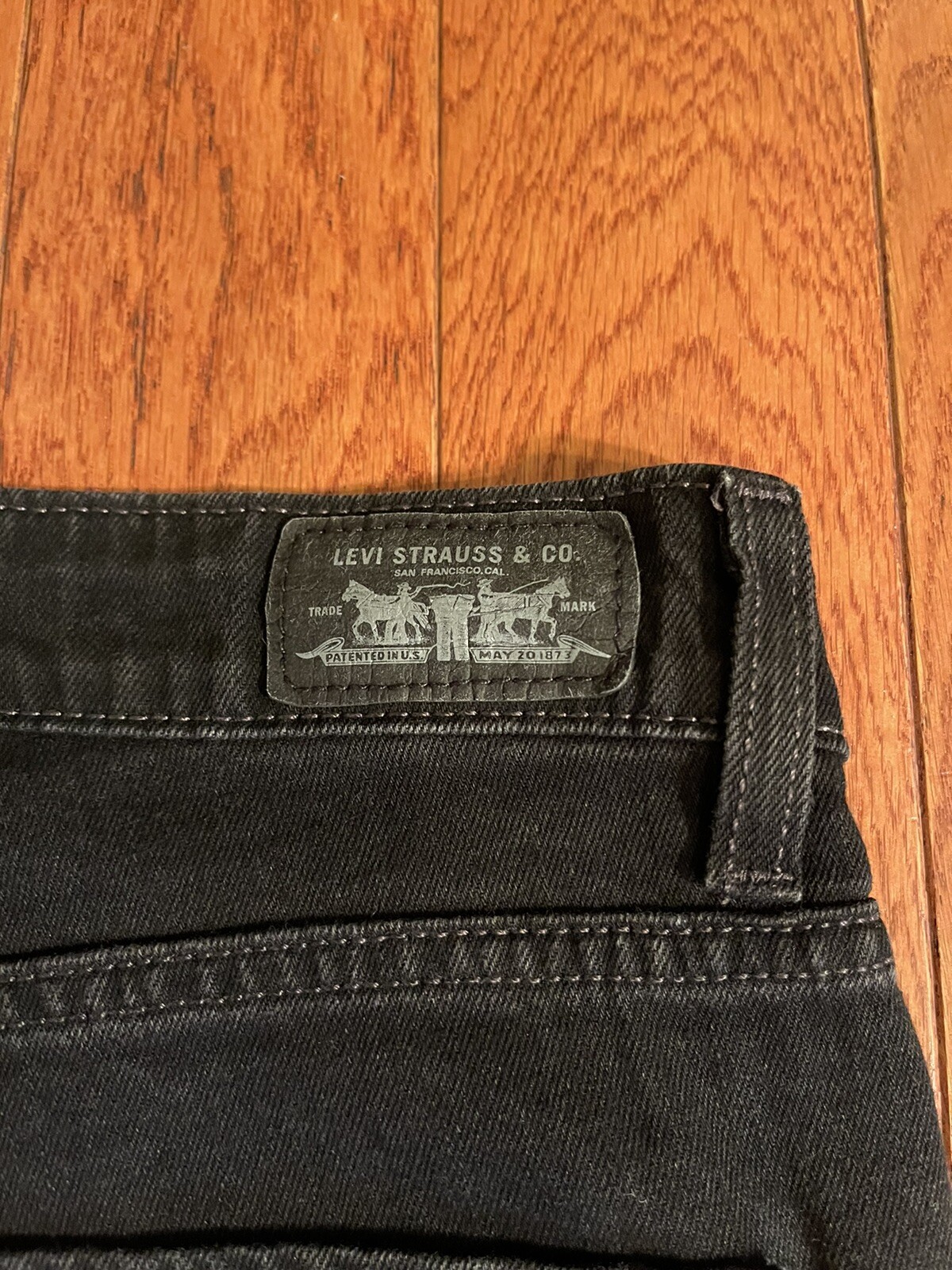 Levi Strauss Women&rsquo;s Jeans Size 8 Medium Mid Rise Skinny Black Stretch Pockets