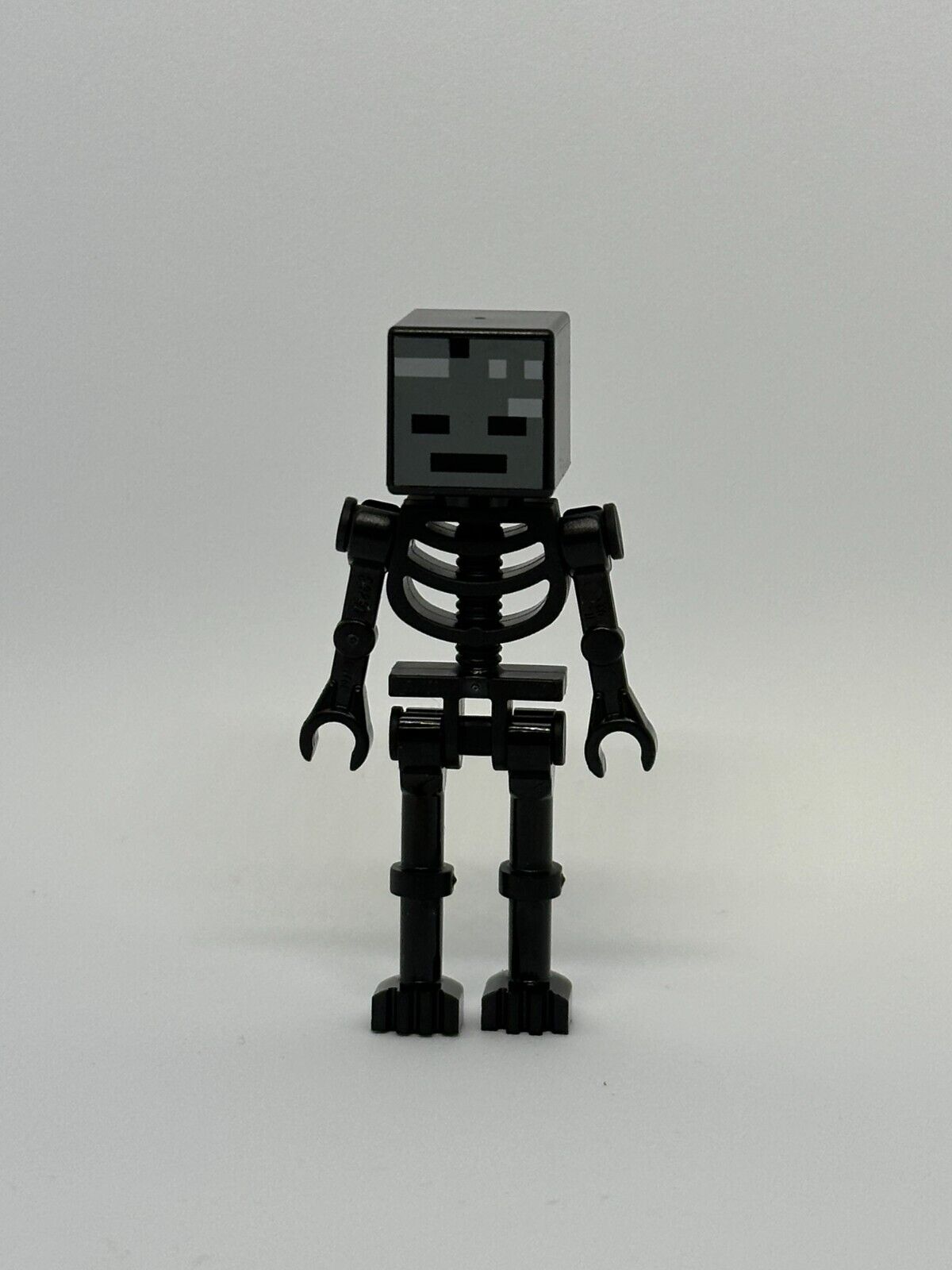 Lego Minifig Minecraft Wither Skeleton Straight Arms (min025)