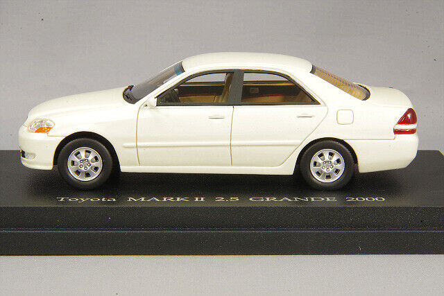 CAM@ 1/43 Toyota Mark II X110 Grande Pearl White Crystal CAM@ 1/43 Toyota Mark II X110 Grande Pearl White Crystal