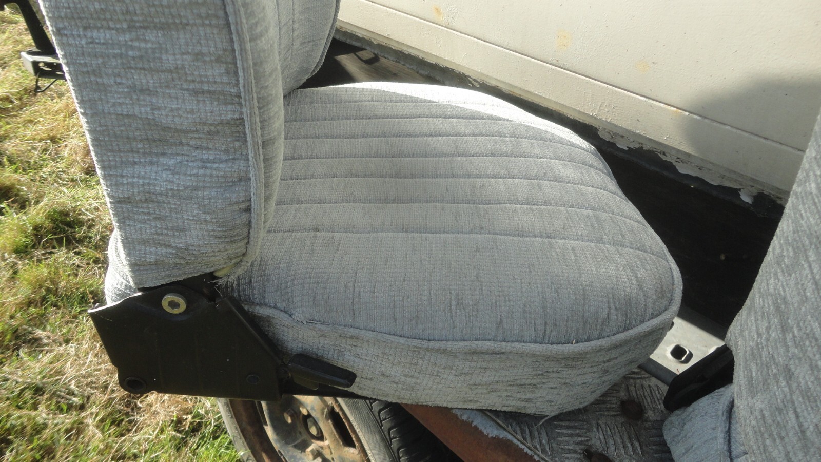 VW TRANSPORTER T25 FRONT SEATS CAB PAIR LATE BAY WINDOW BUS T3 T2 CLOTH