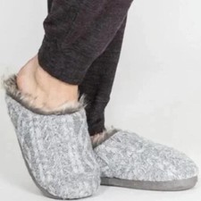 PJ Salvage Women's Faux Fur Lined Cable Knit Slippers Clogs in Gray - NEW