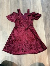 Christmas Girls 8 Burgundy Velvet Off Shoulder Dress Short Sleeves. Unworn