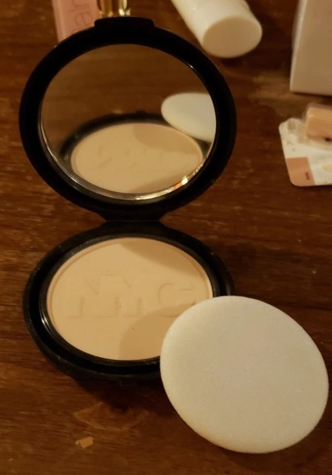 LOT OF 10 ASSORTED MAKE UP ITEMS BY L'OREAL, MAYBELLINE, RIMMEL & NYC  - Image 4 of 4