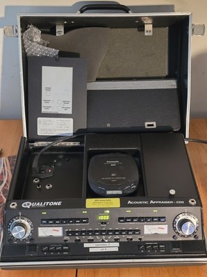 Qualitone Acoustic Appraiser CD-2 Audiometer Console Case Tested Tones Mics