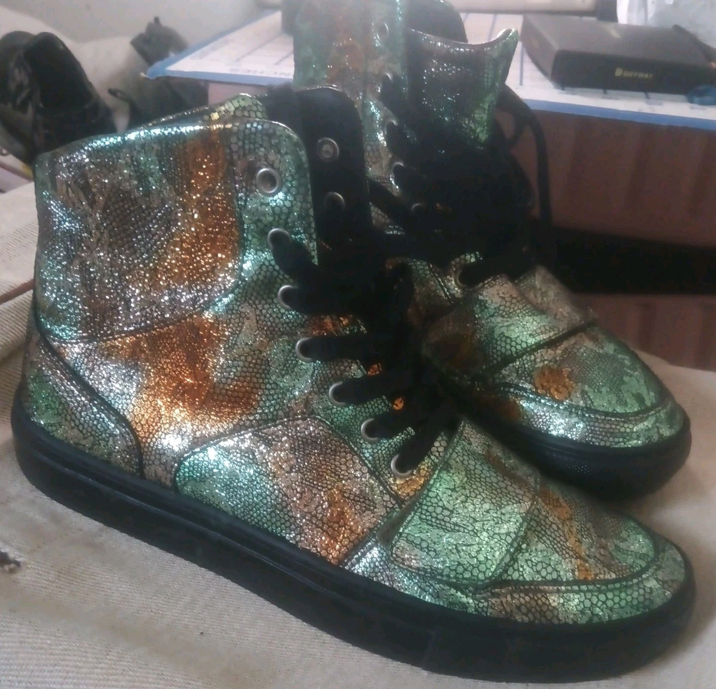 CR Sneakers shoes Reptile skin like leather upper high top Men Size 8,5