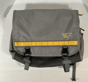 Mountain Hardwear Sentinel Messenger Laptop Bag Padded Crossbody Strap Grey