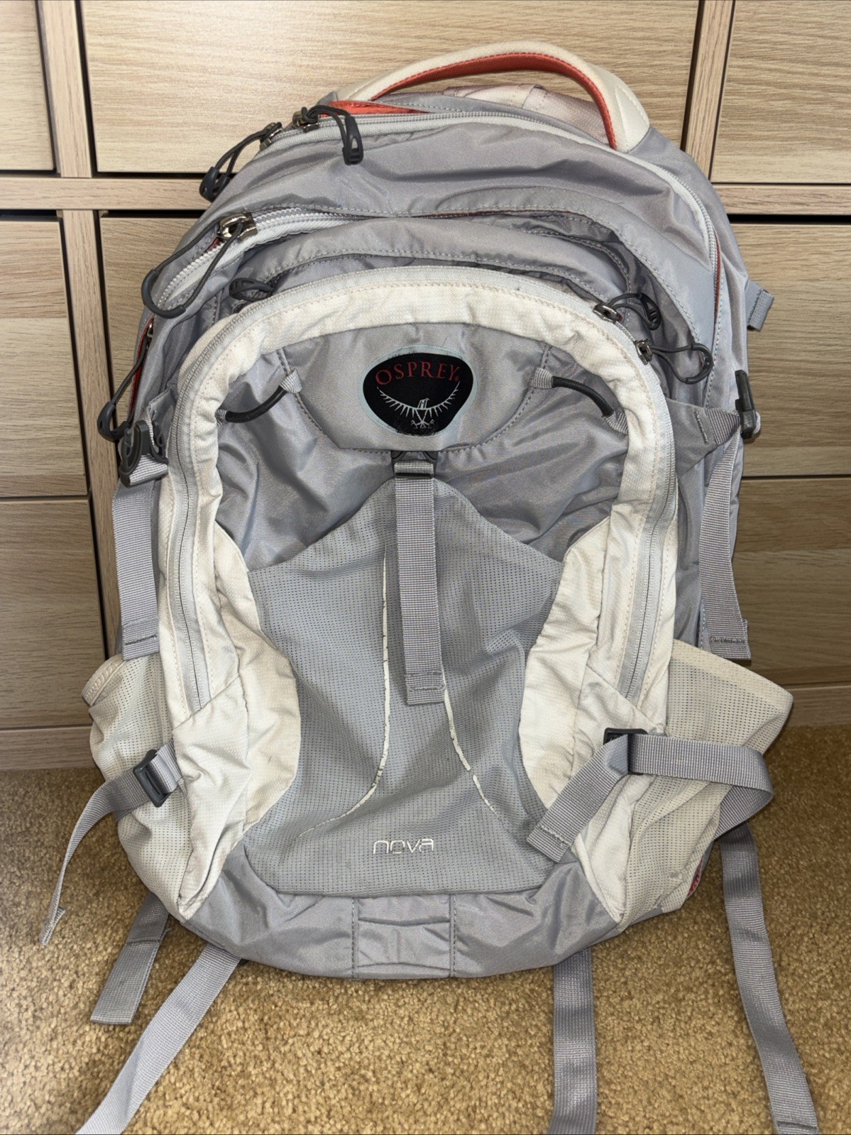 Osprey Women's Nova Hiking Trail 32L Backpack Gray